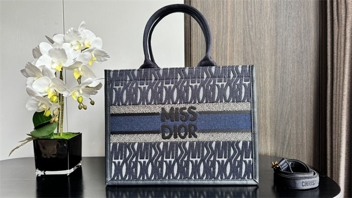 MEDIUM Dior BOOK TOTE Miss Dior Allover Embroidery Denim High