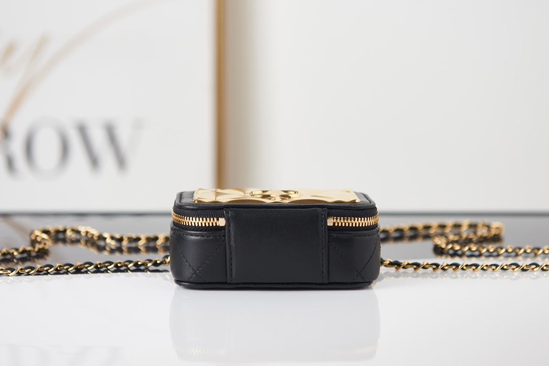 Chanel CLUTCH WITH CHAIN Lambskin & Gold-Tone Metal AP2393 Black High