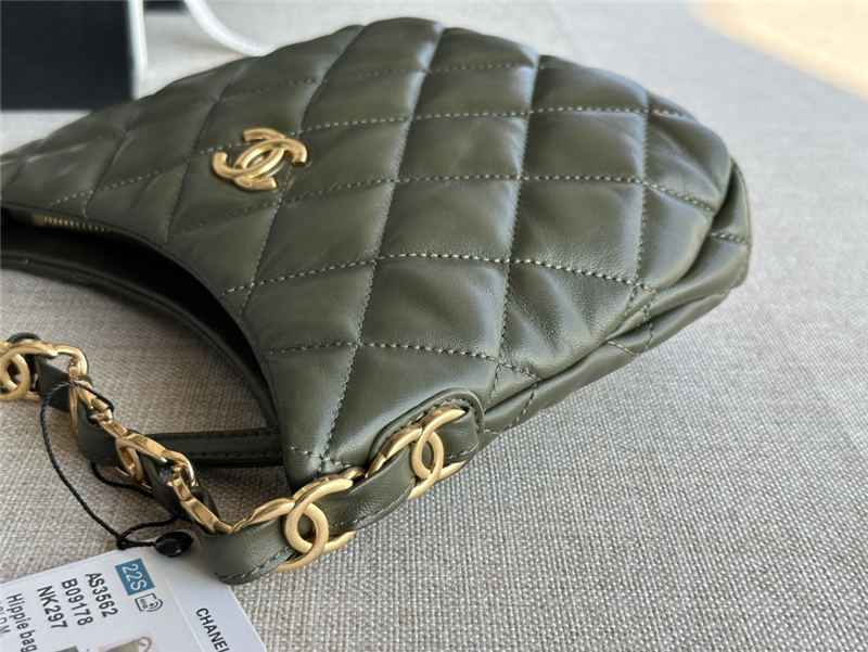 HOBO HANDBAG AS3562 Lambskin & Gold-Tone Metal Green High