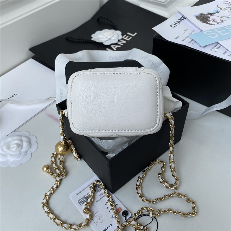 Chanel SMALL VANITY WITH CHAIN Lambskin & Gold-Tone Metal AP1447 White A