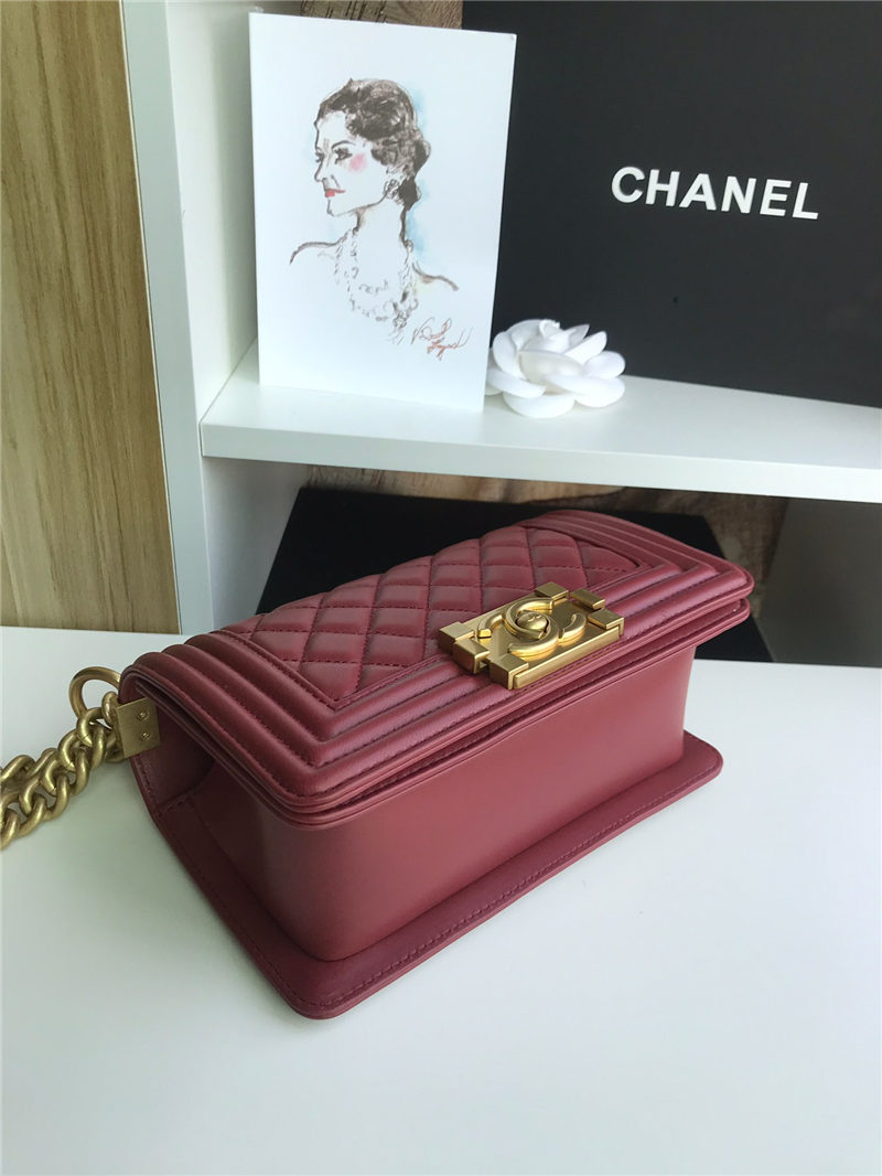 SMALL BOY Chanel HANDBAG Lambskin Burgundy High