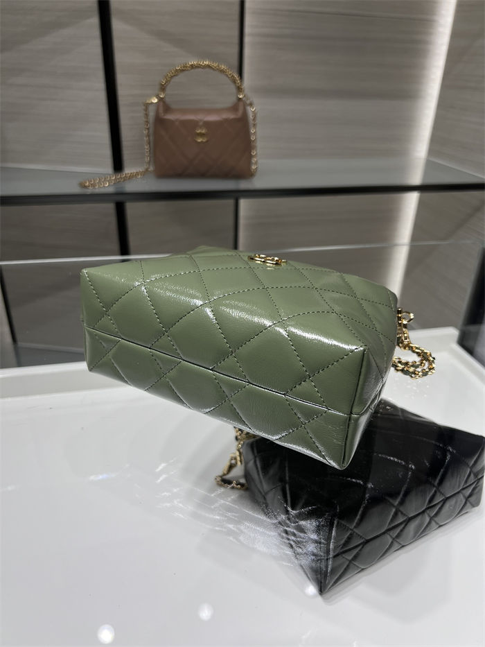 Chanel CLUTCH WITH CHAIN AP4189 Shiny Lambskin & Gold-Tone Metal Green High