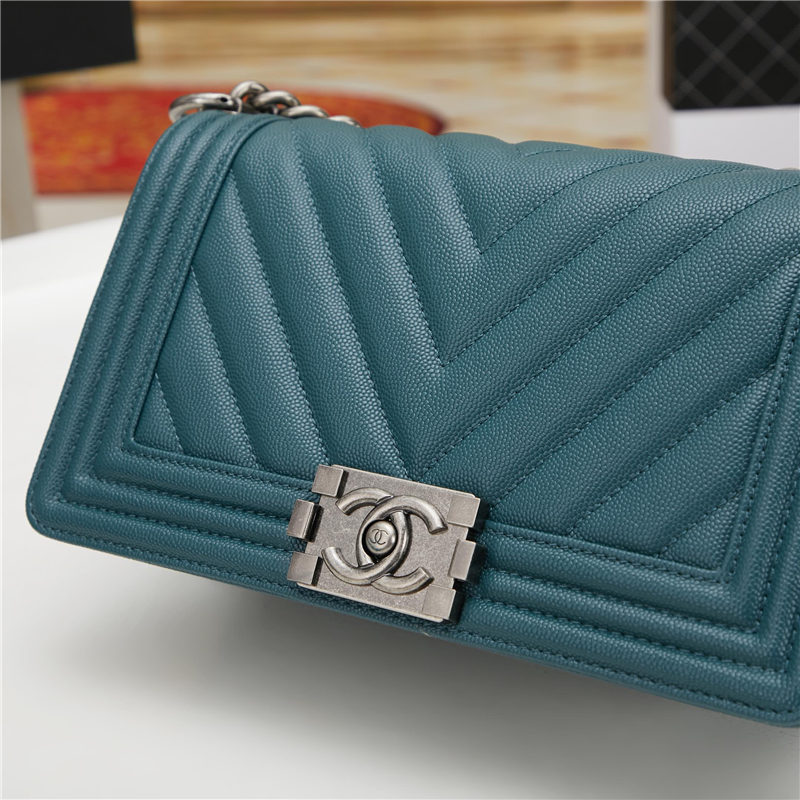 BOY Chanel HANDBAG Chevrons Pattern Grained Calfskin Dark Green B