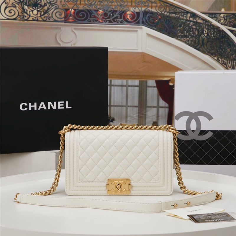 BOY Chanel HANDBAG Lambskin White B