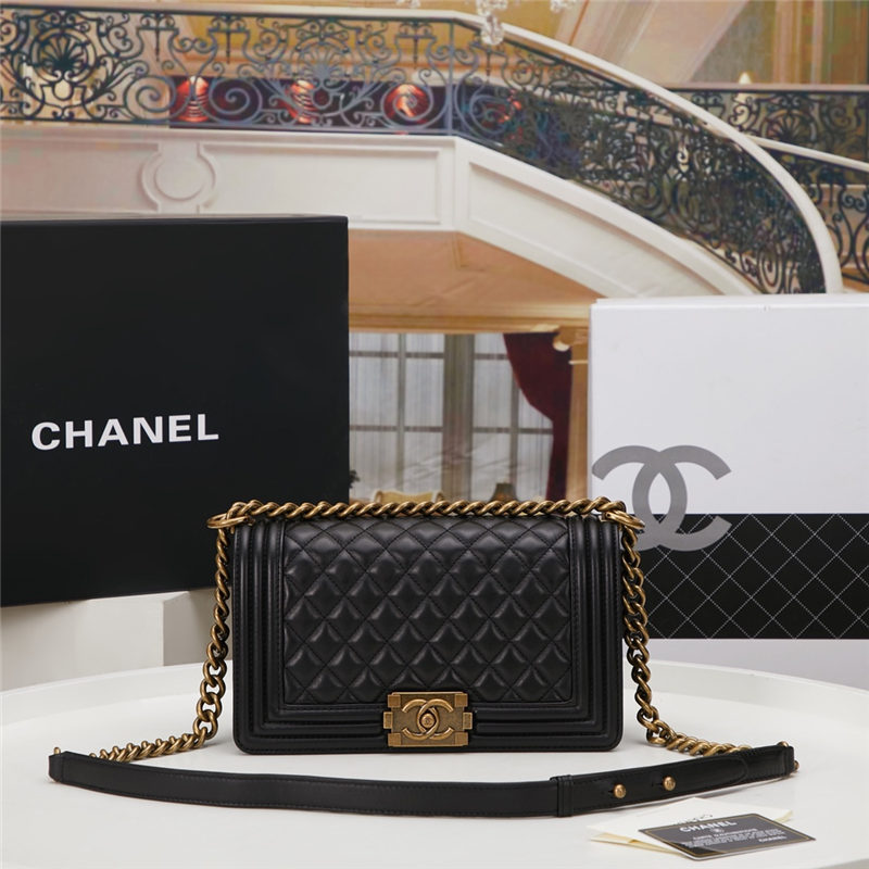 BOY Chanel HANDBAG Lambskin Black B