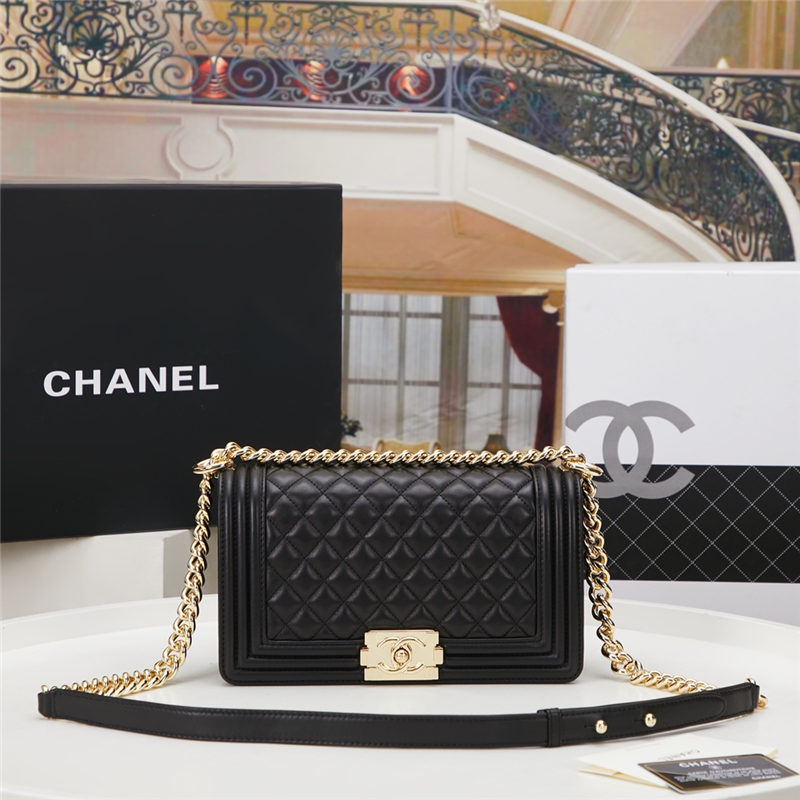 BOY Chanel HANDBAG Lambskin Black B