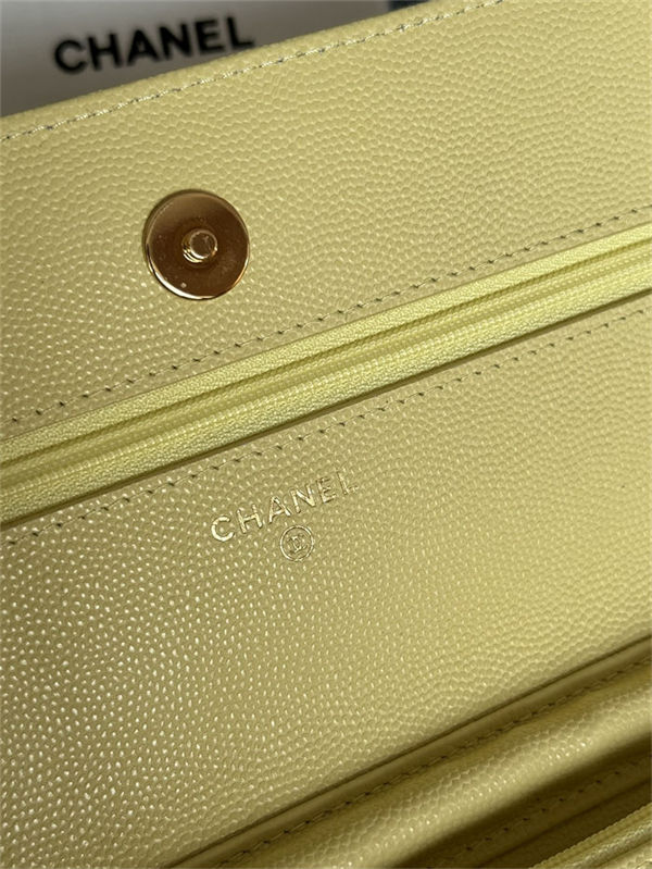 Classic Wallet on Chain AP0250 Grained Calfskin Yellow Gold Metal B