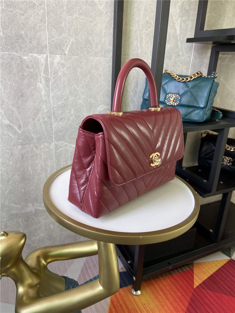 SMALL FLAP BAG WITH TOP HANDLE Chevrons Pattern Shiny Calfskin Burgundy Gold Metal High