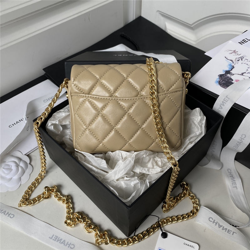 Chanel CLUTCH WITH CHAIN Shiny Lambskin & Gold-Tone Metal AP3854 Beige A