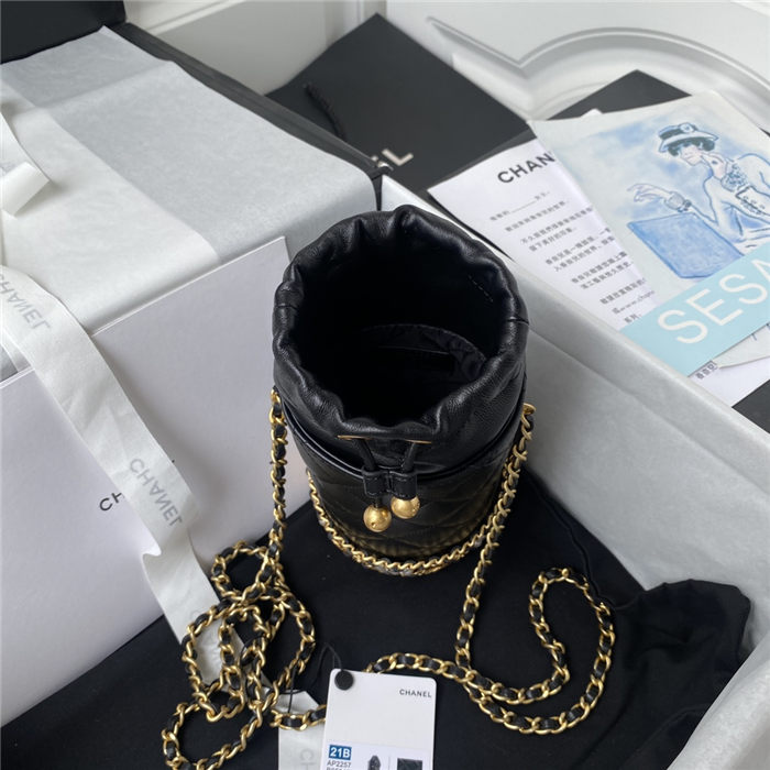 Chanel BUCKET WITH CHAINLambskin Imitation Pearls & Gold-Tone Metal Black A