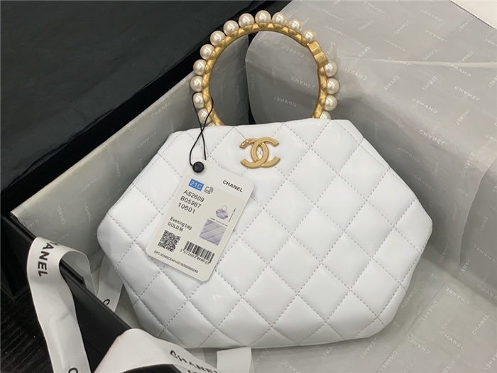 Chanel CLUTCH Lambskin Imitation Pearls & Gold-Tone Metal AS2609 White High