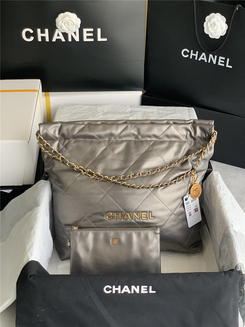 Chanel 22 MEDIUM HANDBAG Shiny Calfskin & Gold-Tone Metal AS3261 Ruthenium High