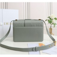 30 MONTAIGNE BAG Calfskin Grey Green High