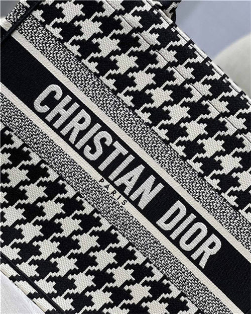 MEDIUM Dior BOOK TOTE Houndstooth Embroidery Black and White High