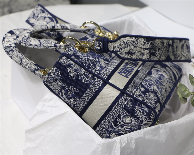 MEDIUM LADY D-LITE BAG Toile de Jouy Reverse Embroidery Blue High