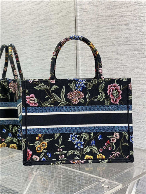 MEDIUM Dior BOOK TOTE Dior Petites Fleurs Embroidery Black High