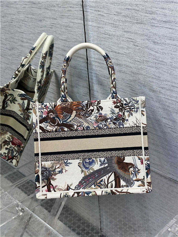 SMALL Dior BOOK TOTE Dior Jardin d'Hiver Embroidery White High