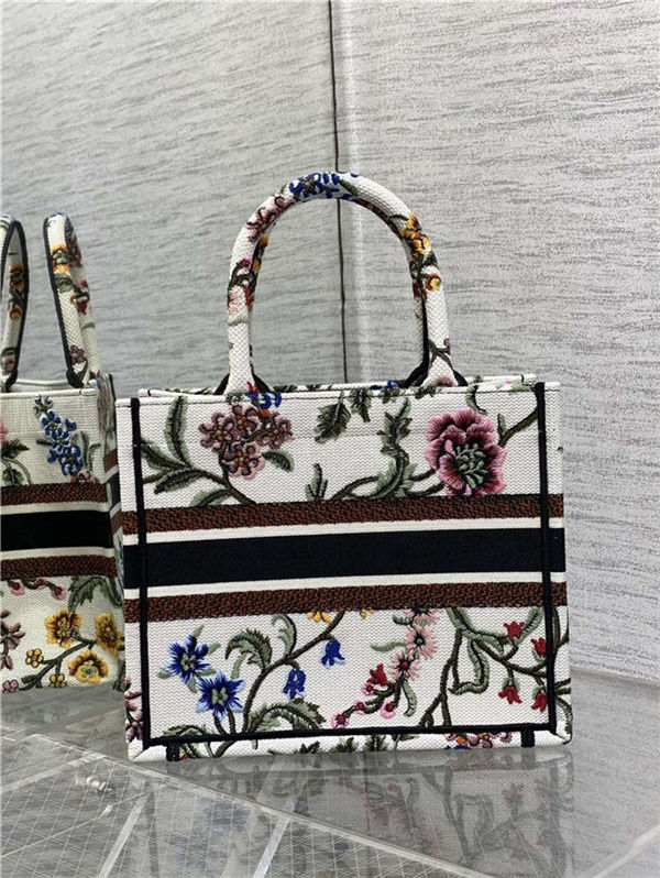 SMALL Dior BOOK TOTE Dior Petites Fleurs Embroidery White High