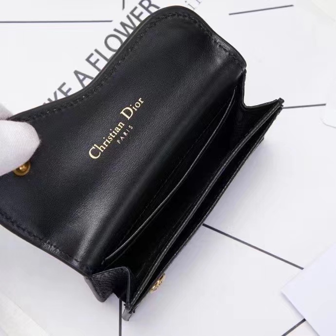 SADDLE FLAP CARD HOLDER Black Grained Calfskin High