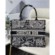 MEDIUM Dior BOOK TOTE Dior Around the World Embroidery Black and White High