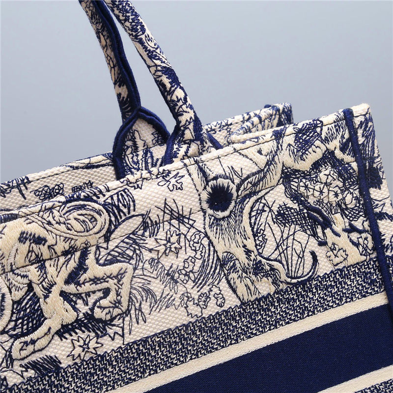 MEDIUM Dior BOOK TOTE Toile de Jouy Embroidery Blue High