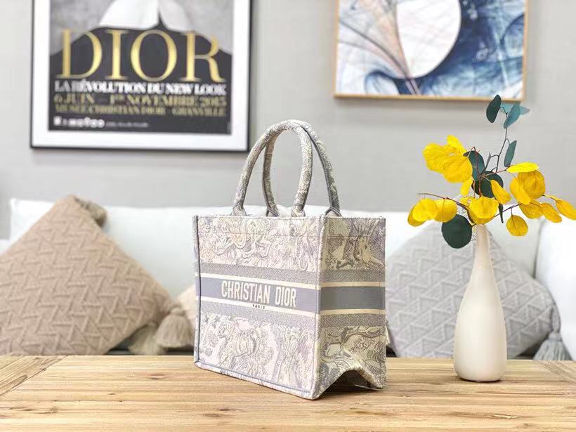 MEDIUM Dior BOOK TOTE Toile de Jouy Reverse Embroidery High