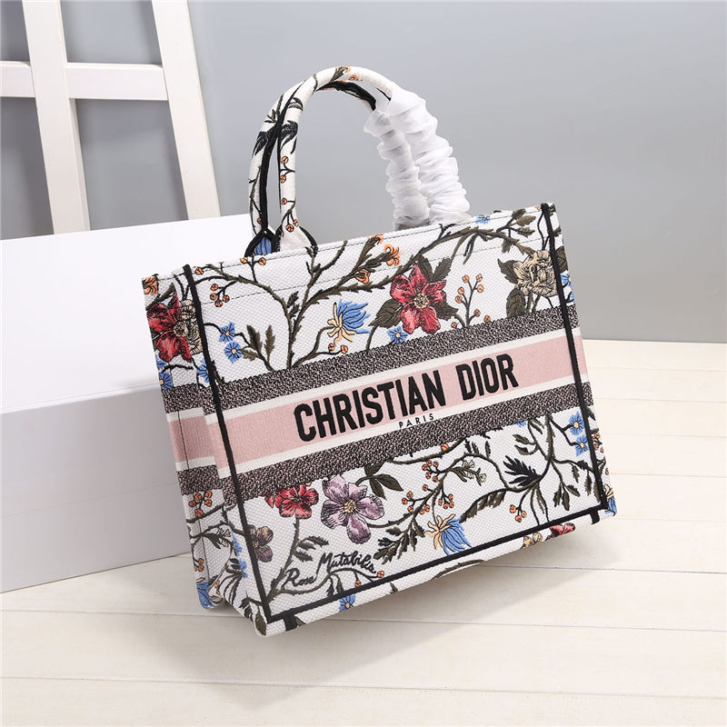 MEDIUM Dior BOOK TOTE Embroidery High