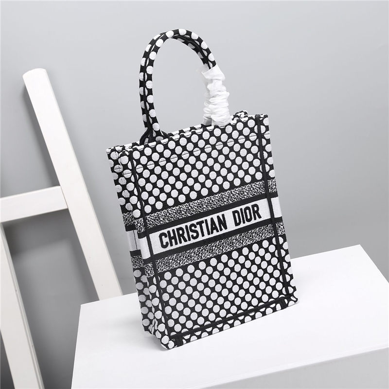 VERTICAL Dior BOOK TOTE Embroidery High