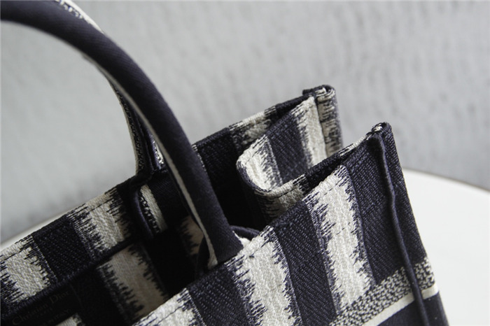 Dior MEDIUM BOOK TOTE Embroidery Black mid