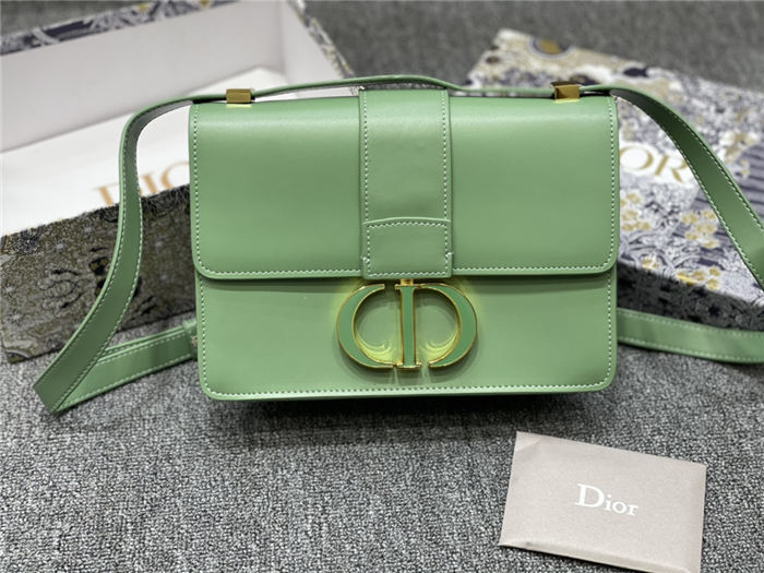 30 MONTAIGNE BAG Grained Calfskin Green mid