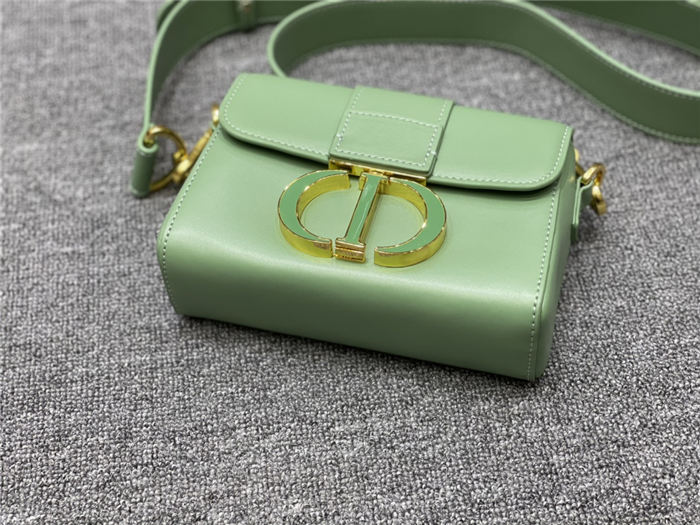 30 MONTAIGNE BOX BAG calfskin Green mid