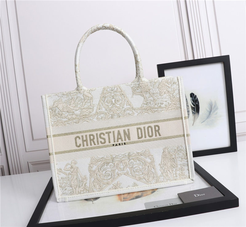 MEDIUM Dior BOOK TOTE Dior Around the World Stella Embroidery Gold-Tone High