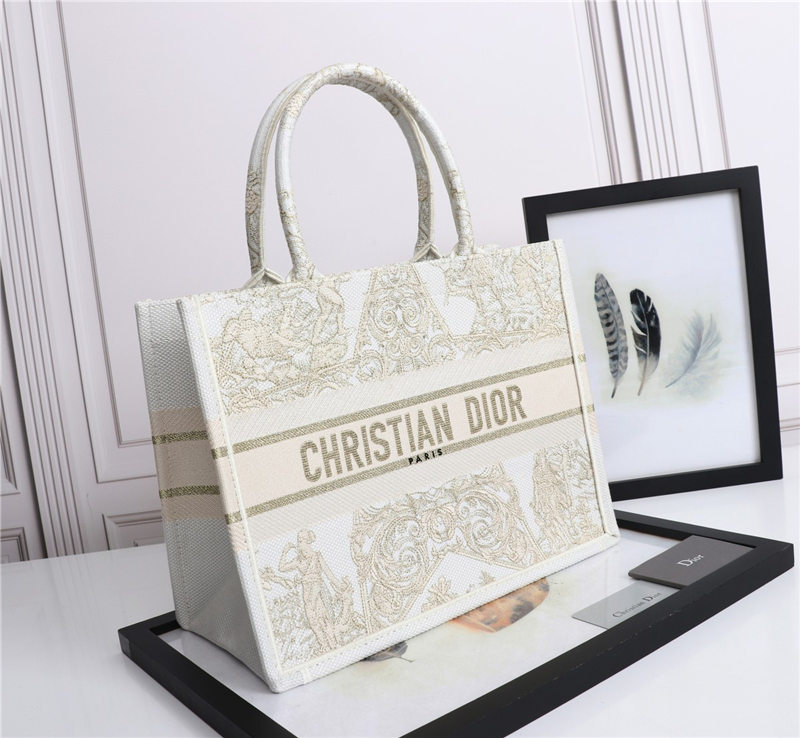 MEDIUM Dior BOOK TOTE Dior Around the World Stella Embroidery Gold-Tone High