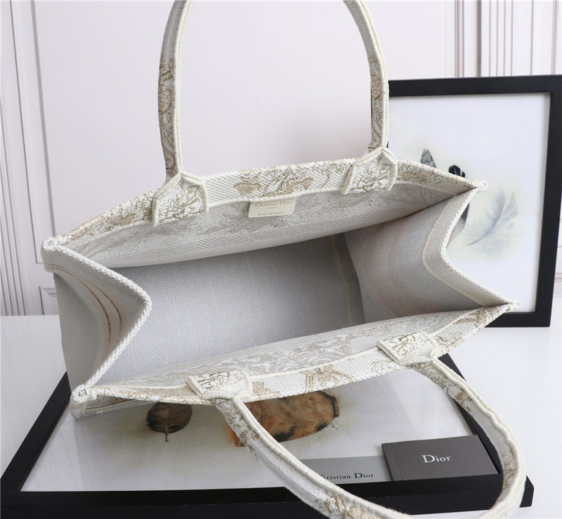 MEDIUM Dior BOOK TOTE Dior Around the World Stella Embroidery Gold-Tone High