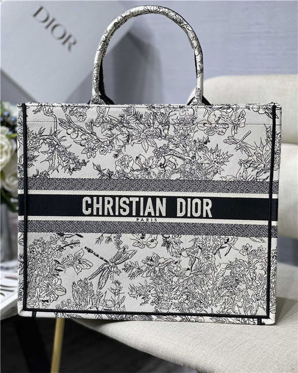 LARGE Dior BOOK TOTE Embroidery High