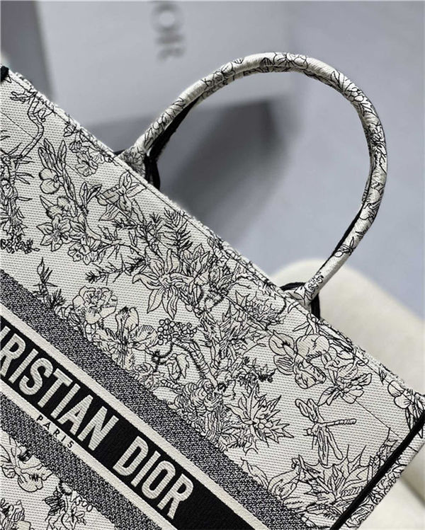 LARGE Dior BOOK TOTE Embroidery High