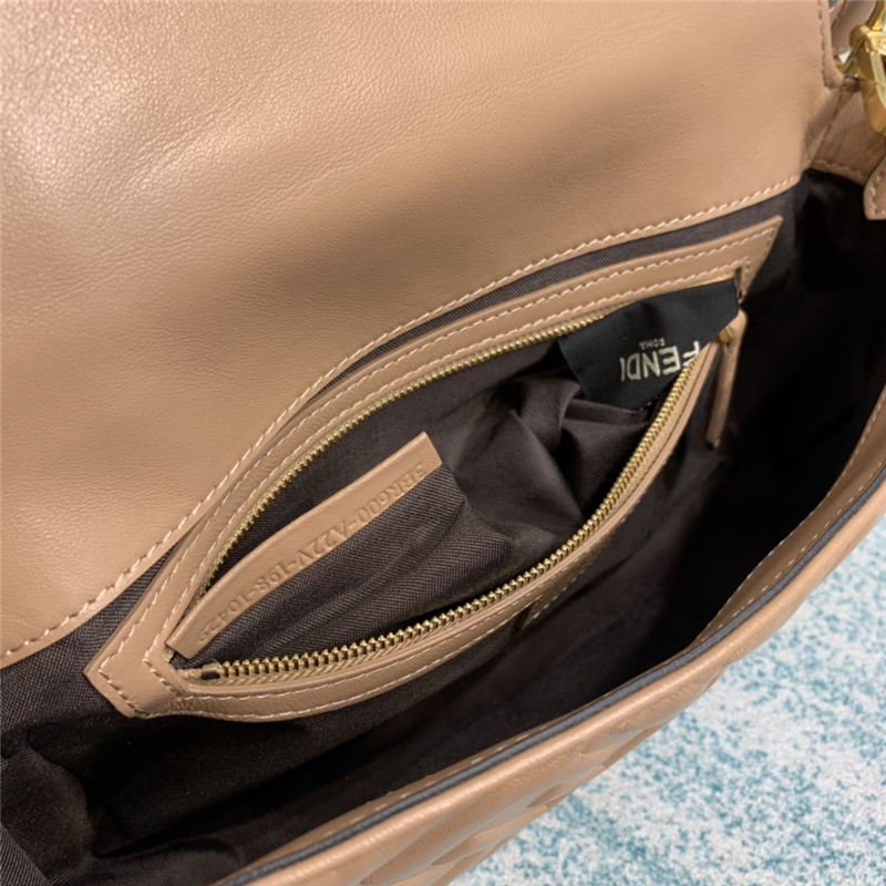 BAGUETTE leather bag Nude High