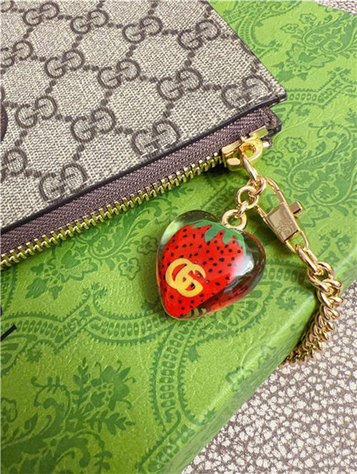 Gucci Coin purse with Double G strawberry 726250 High