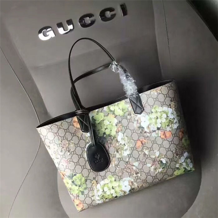 Gucci Reversible GG Tote Black mid