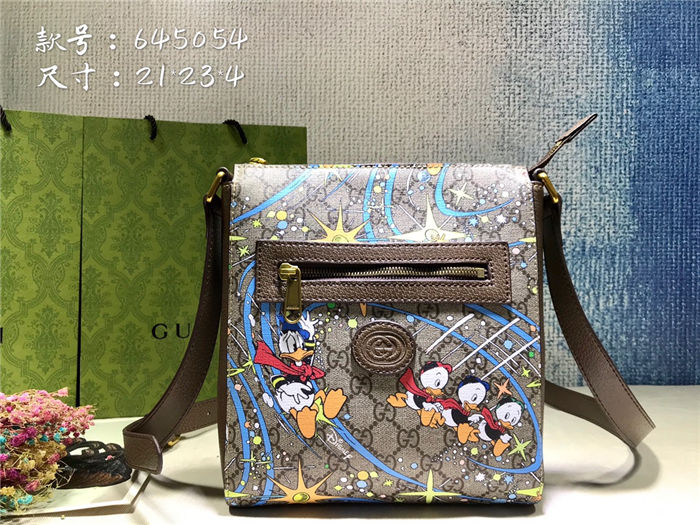 Gucci Disney x Gucci Donald Duck messenger bag mid