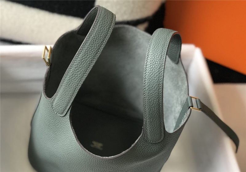 Hermes Picotin Lock 18/22 Bag Togo Leather In Vert Amande WAX High