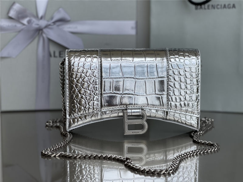 WOMEN'S HOURGLASS WALLET ON CHAIN IN Shiny Crocodile Embossed Silver High