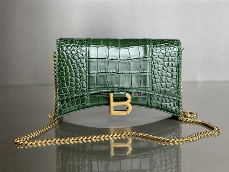 WOMEN'S HOURGLASS WALLET ON CHAIN IN Shiny Crocodile Embossed Green High