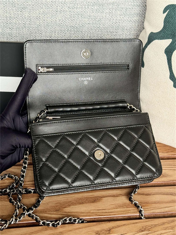 Classic Wallet on Chain AP0250 Lambskin Black Silver Metal B