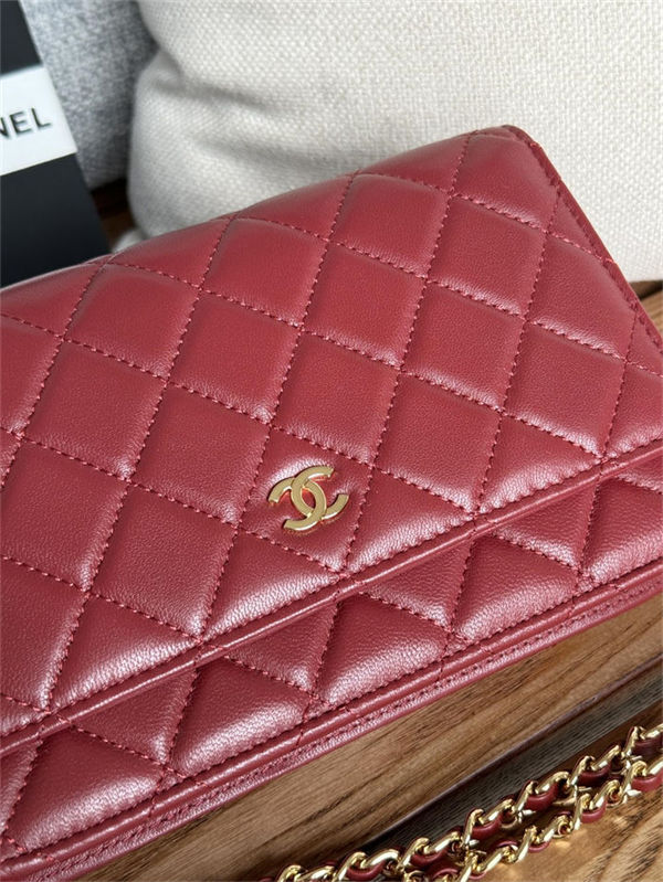 Classic Wallet on Chain AP0250 Lambskin Burgundy Gold Metal B