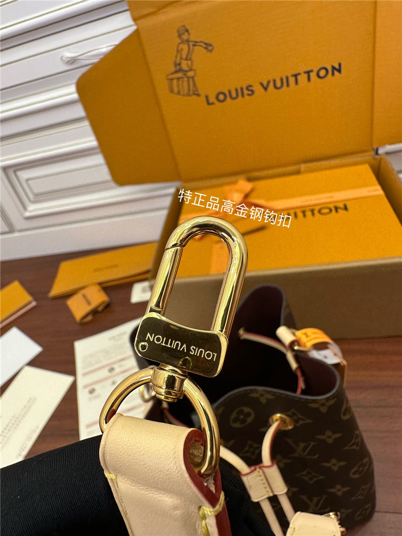 Louis Vuitton Néonoé BB Monogram coated canvas M46581 Top