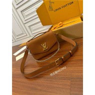 Louis Vuitton Oxford Lockme Grained calf leather M22952 Top