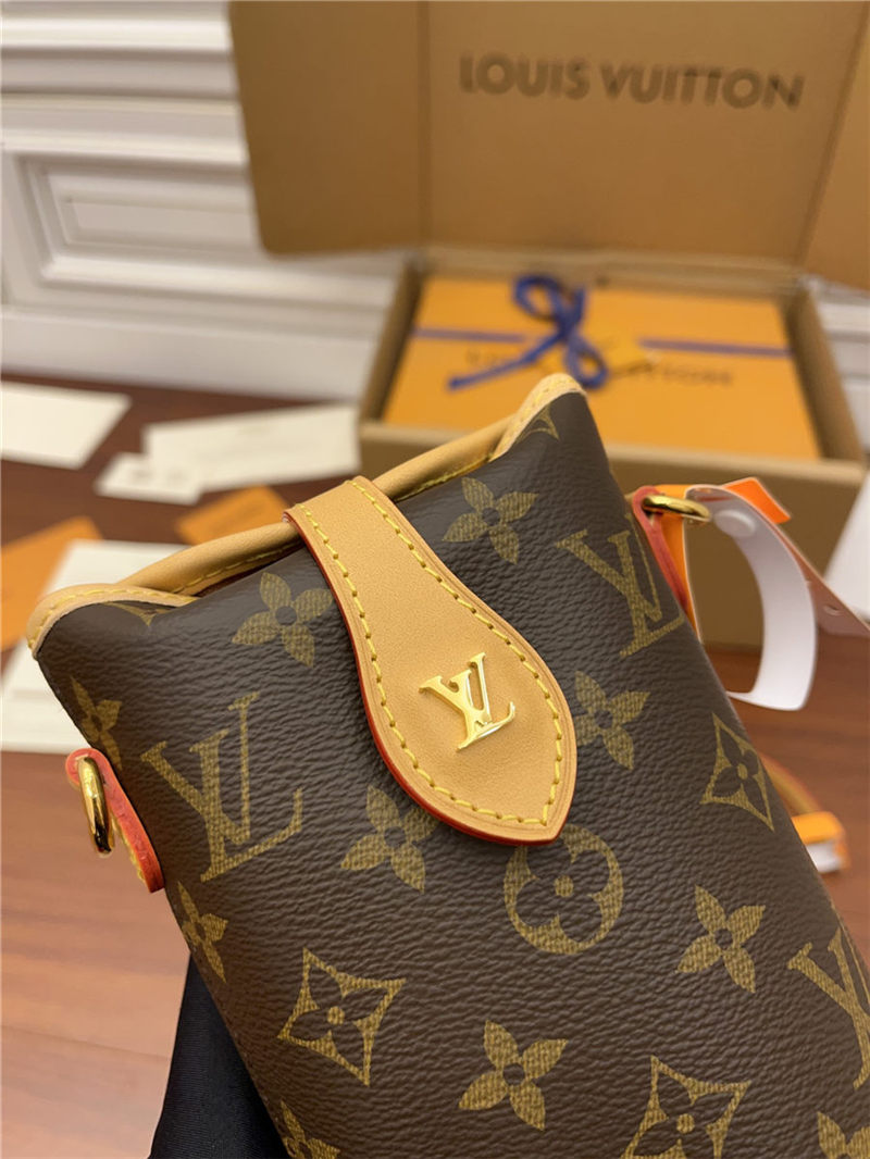 Louis Vuitton Fold Me Pouch Monogram coated canvas M80874 Top