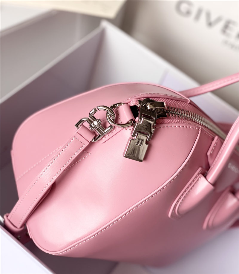 Givenchy MINI ANTIGONA BAGE IN SMOOTH BOX LEATHER Top