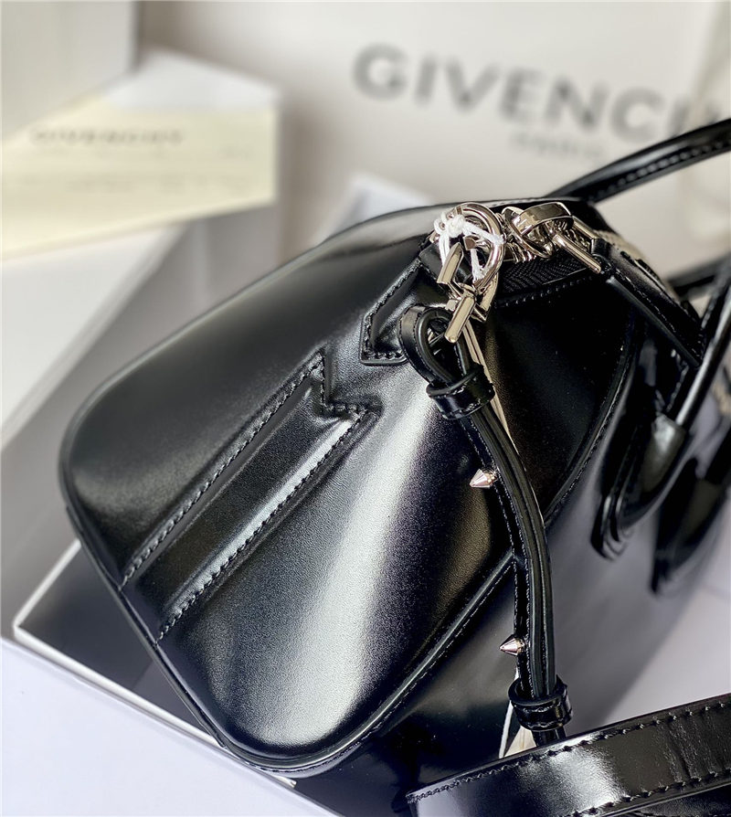 Givenchy MINI ANTIGONA BAGE IN SMOOTH BOX LEATHER Top